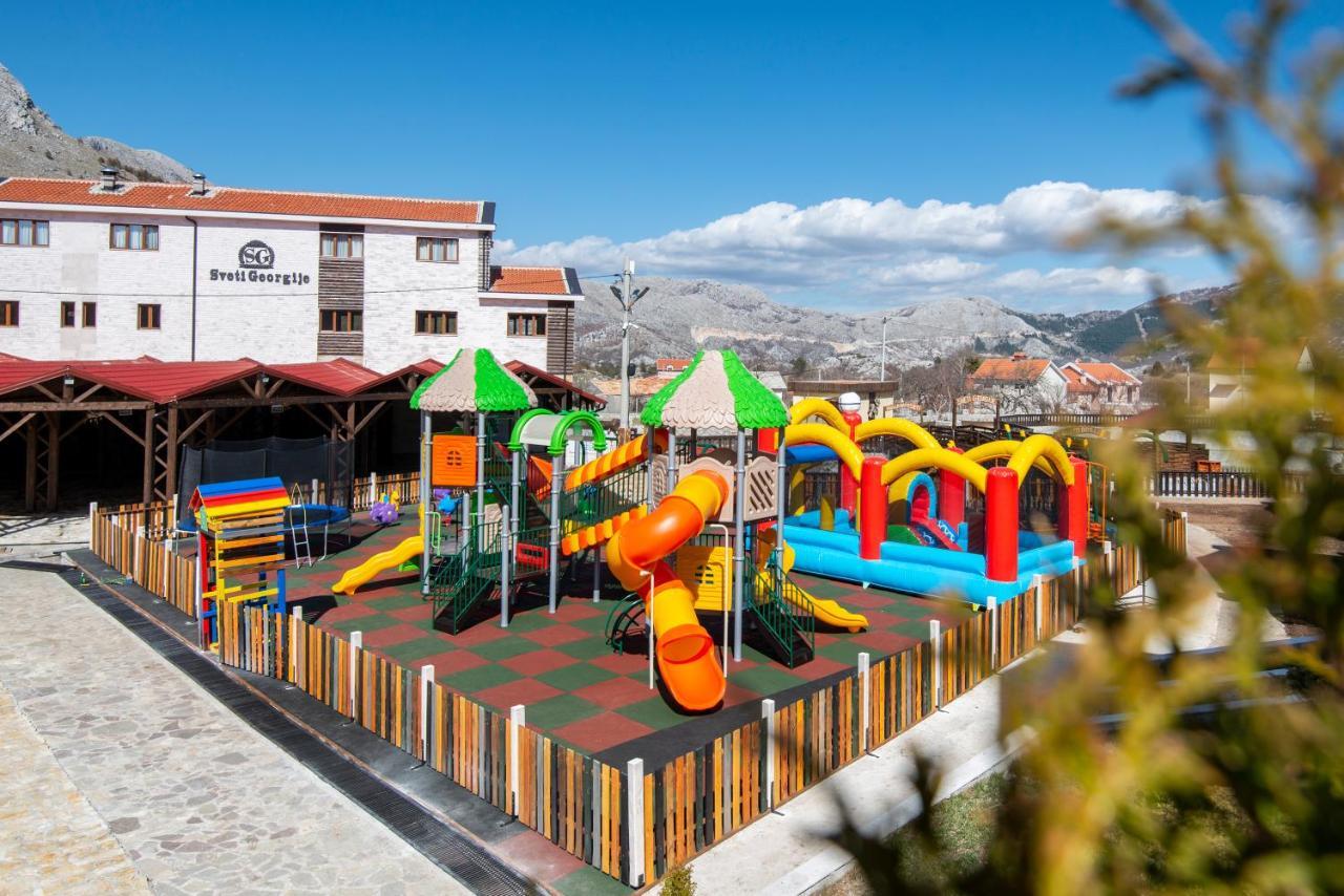 Ethno Village St George 公寓 *